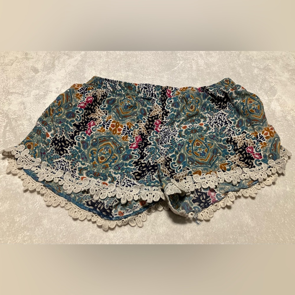 Floral Lace Trim Shorts